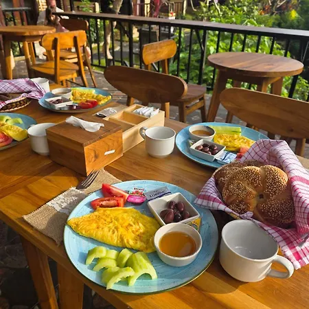Edem Bungalows Cafe