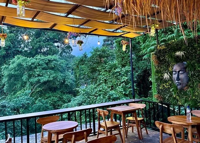 Edem Cafe Alojamento de Acomodação e Pequeno-almoço Ubud